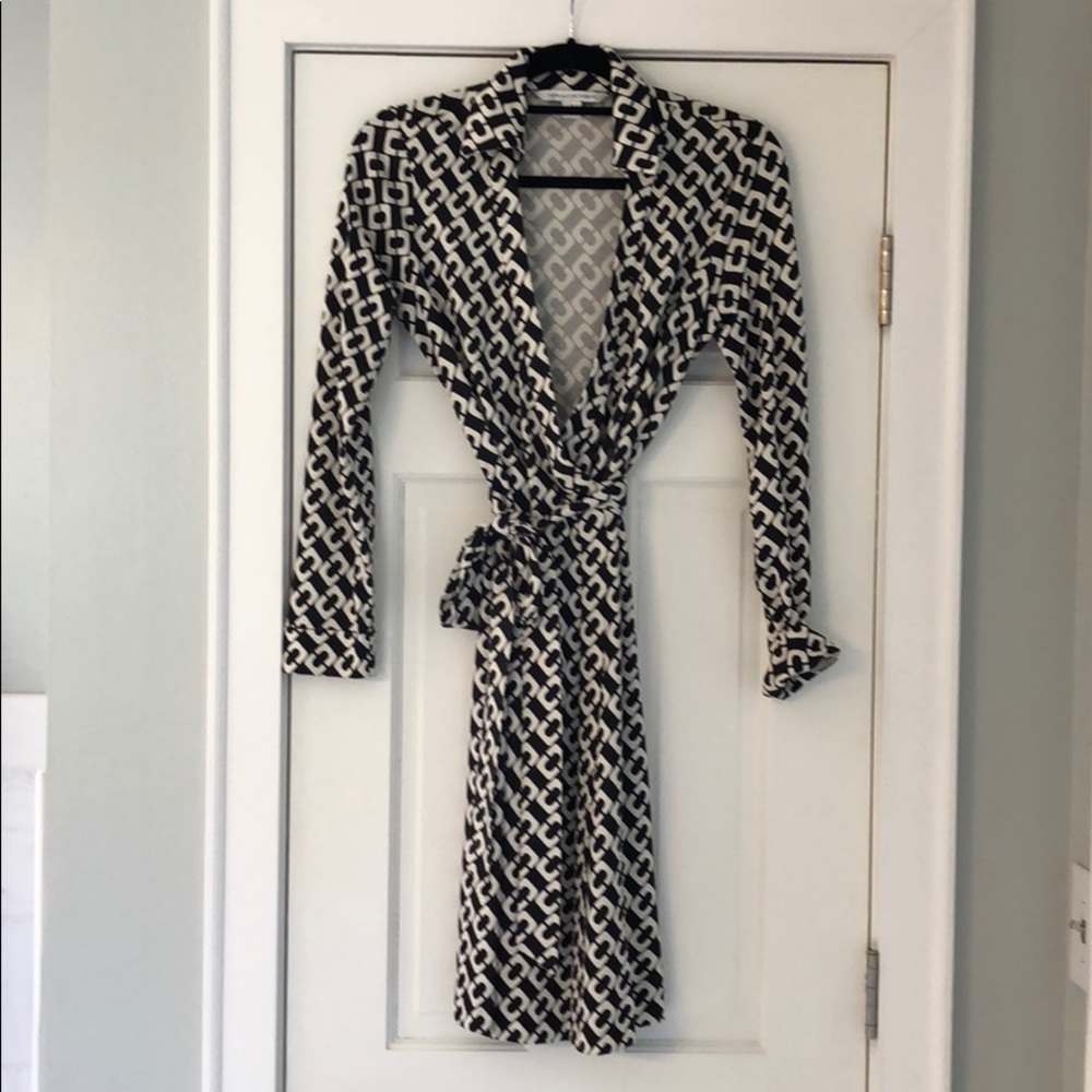 DVF New Jeanne two Wrap Dress - Picture 2 of 6